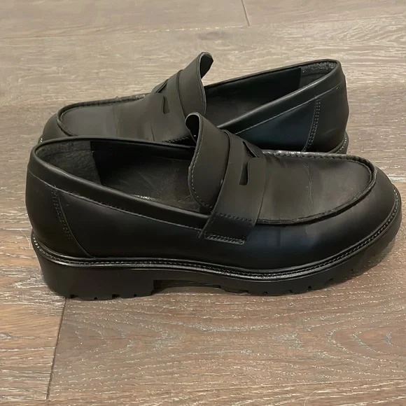 SOLD Steve Madden Loto Loafer - Picture 5 of 7
